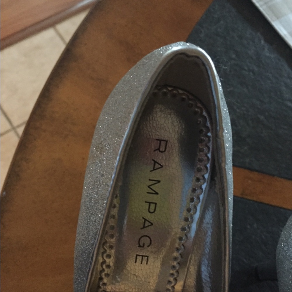 Shoes - Picture 3 of 5